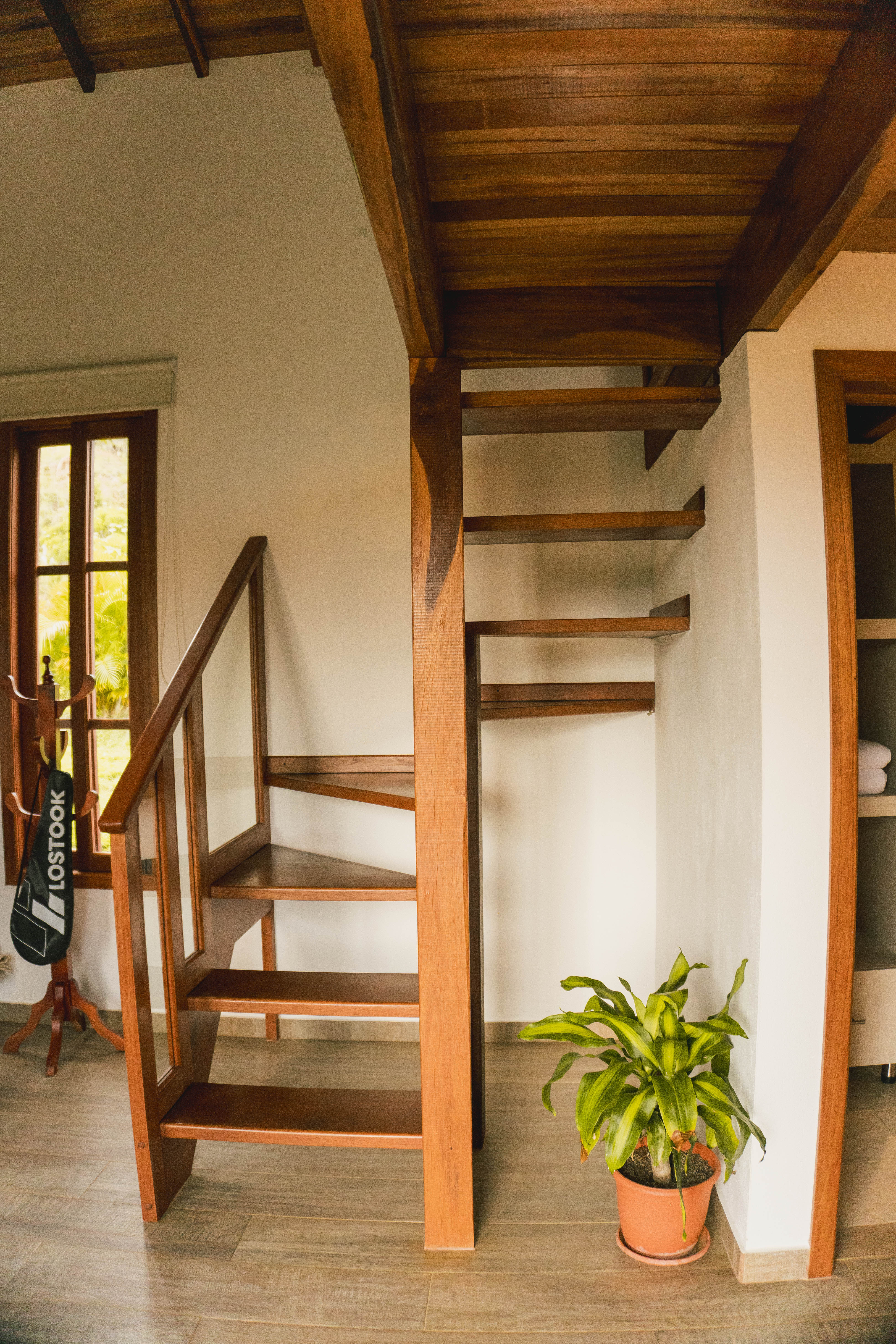 Escaleras al dormitorio principal